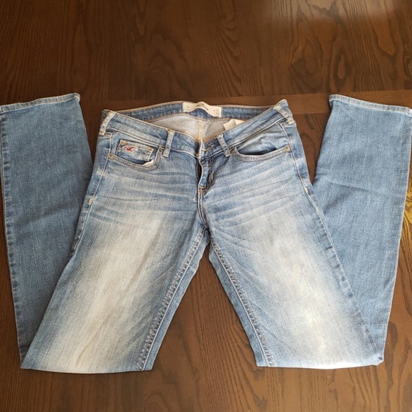 Hollister Low Rise Jeans - Picture 2 of 5
